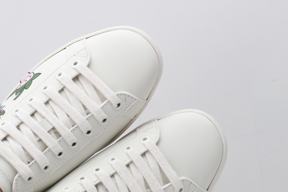 Women s Ace sneaker with strawberry